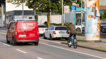 Für mehr Sicherheit: Stadt will Radweg an der Hannoverschen Straße zwischen Schweerstraße und Großer Fledderweg umgestalten