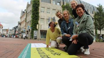 Von links: Monika Staads, Ulrike Klein, Ruth Sörensen, Leonie Charlotte Leopold und Ute Jacobsen setzen sich dafür ein, dass Abtreibung kein Tabuthema ist. 