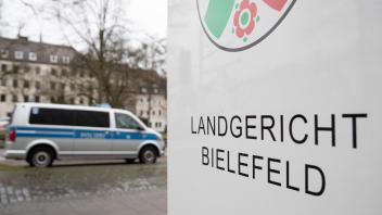 Polizisten angefahren - Prozess wegen versuchten Mordes startet