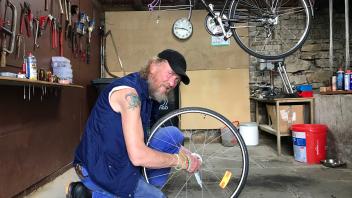 Ulrich Rehme will seine gebrauchten Fahrräder günstiger an sozial Benachteiligte verkaufen.