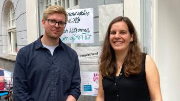 Helfen Opfern von Diskriminierung: René Lüdtke und Leyla Rauch.
