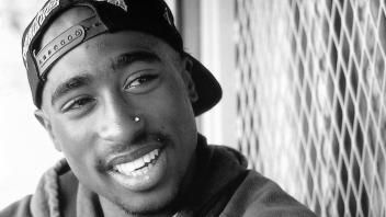Entertainment: Tupac Shakur Jul 23, 1993; USA; Tupac Shakur from the film Poetic Justice. USA, EDITORIAL USE ONLY PUBLIC
