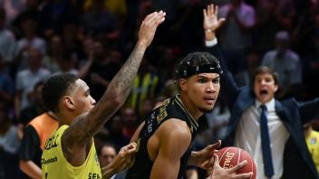 Löwen Braunschweig - EWE Baskets Oldenburg