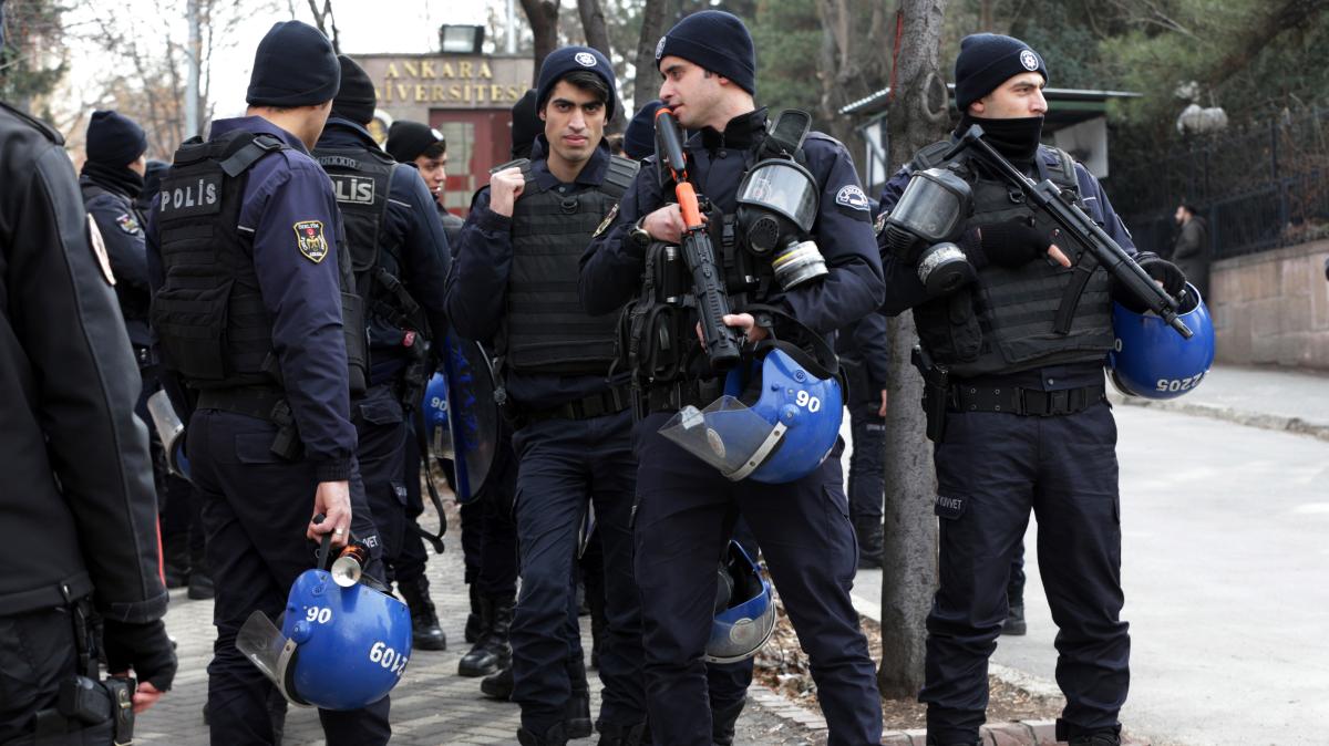 Türkiye: Explosion and shooting in government district of Ankara