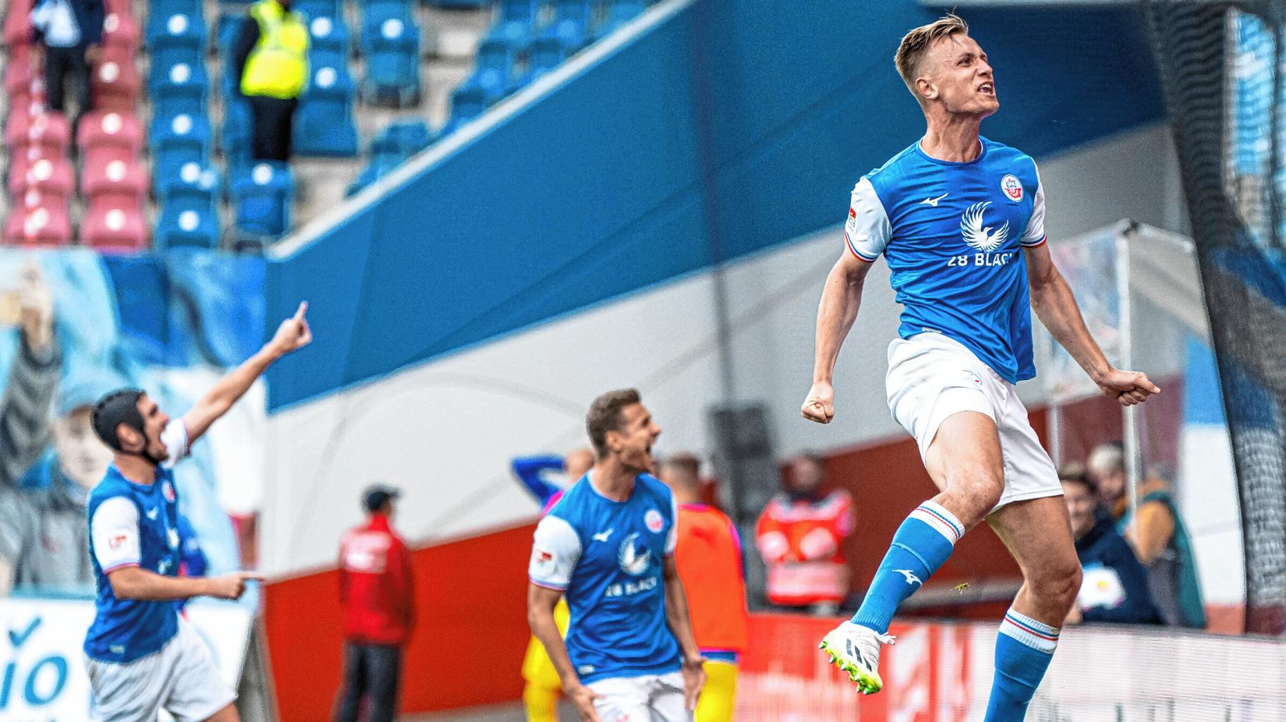 Jasper van der Werff als Rechtsverteidiger „gar nicht mal so schlecht“