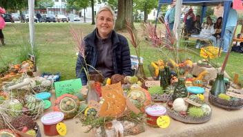 Die Gärtnermeisterin Sandra Delfs aus Gnutz war zum ersten Mal beim Erntemarkt an der Kirche in Nortorf. Und es gefiel ihr so gut, dass sie zum Adventsmarkt wiederkommen möchte. 