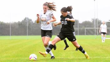 Lynn Carlotta Matz (FFC Audorf/Felde, schwarz) gegen Indra Hahn (SV Henstedt-Ulzburg, weiß)