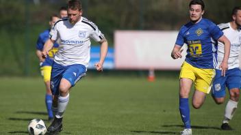 Osterrönfelder TSV vs SV Dörpum, Fußball, Landesliga Schleswig, 29.04.23; Osterrönfeld