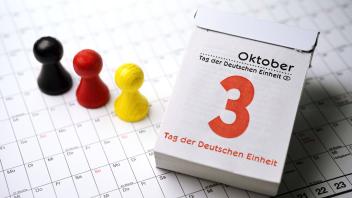 Kalenderseite Tag der Deutschen Einheit am 3. Oktober *** Calendar page German Unity Day on October 3