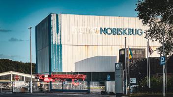 Nach Angaben der IG Metall sind noch 215 Angestellte am Standort Rendsburg der FSG-Nobiskrug beschäftigt. Weitere 400 Mitarbeiter sind es in Flensburg.  