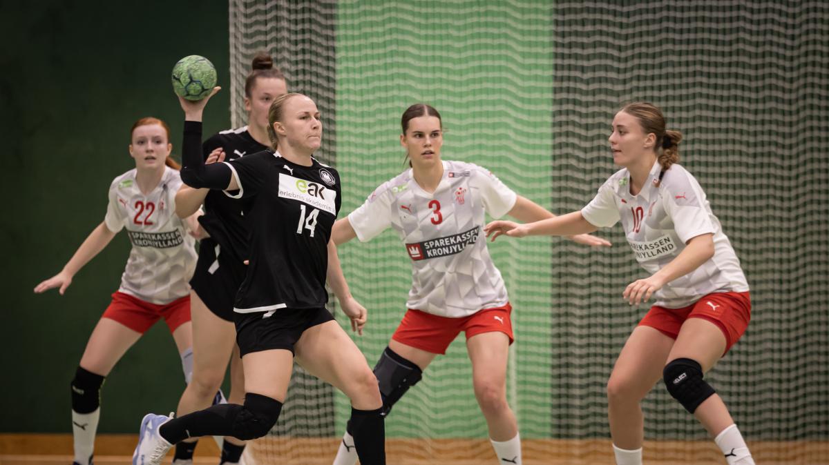 Deutsche Handball-Juniorinnen vor großer Kulisse erfolgreich