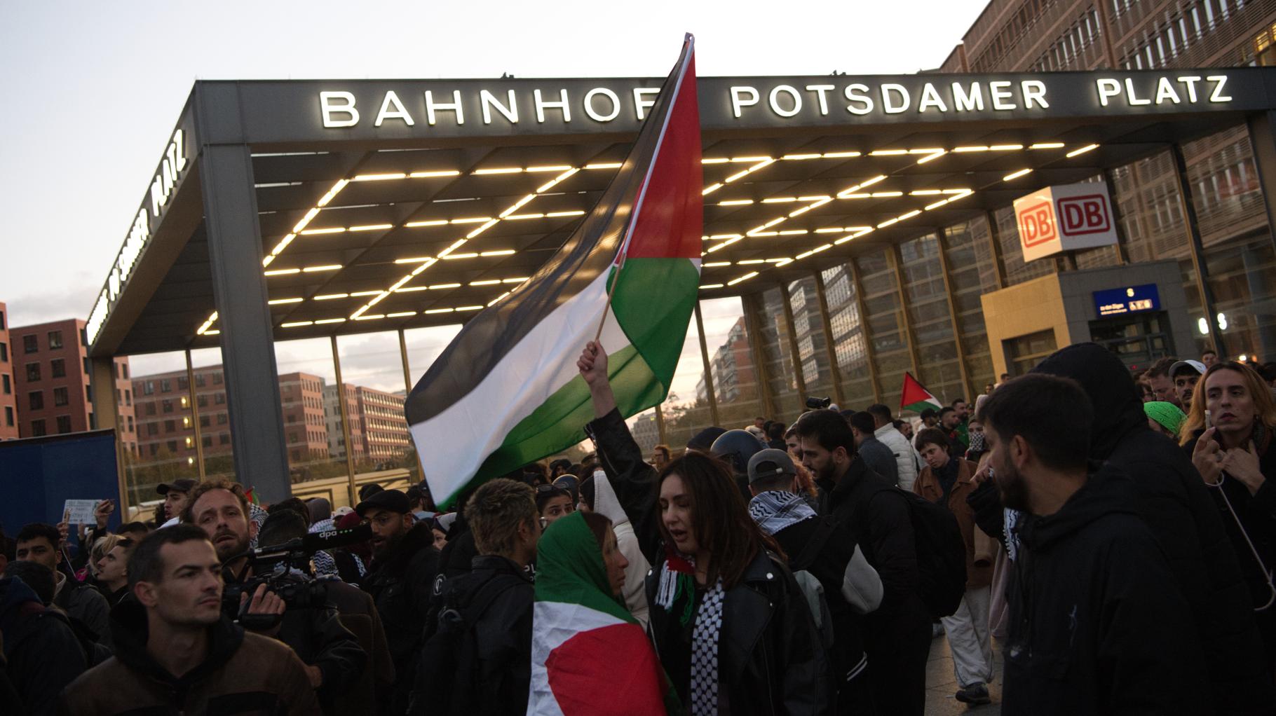 Nach Rangeleien bei Palästina-Demo: Berliner Polizei schätzte Lage offenbar falsch ein