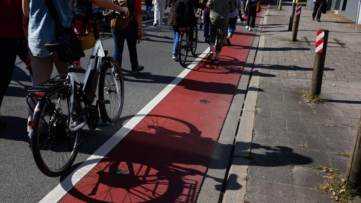 Fridays For Future Plant Fahrraddemo Auf Dem Osnabr cker Ring NOZ