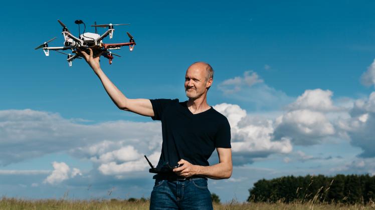 Thermal Drones: MV-Drohnen-Technik rettet Rehkitze, Hasen und Co.