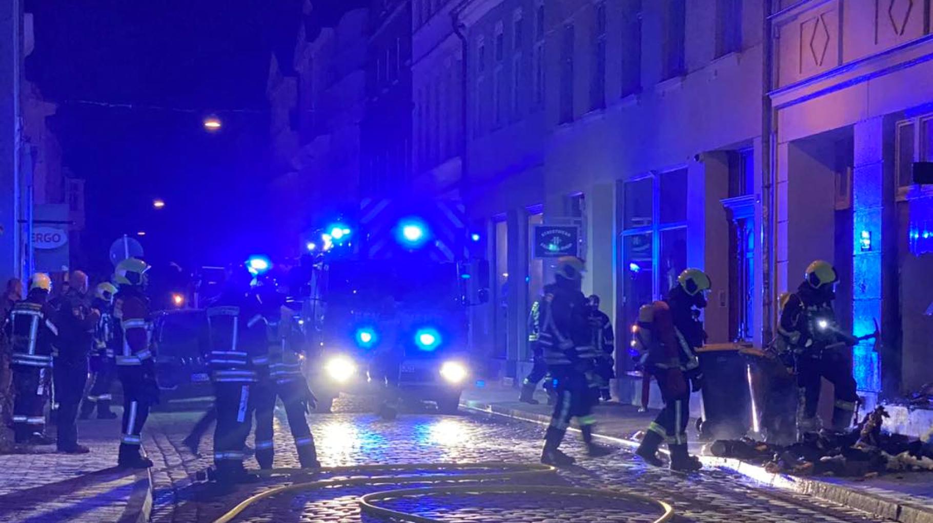 Feuerwehr verhindert mit beherztem Eingreifen in der Gleviner Straße Schlimmeres