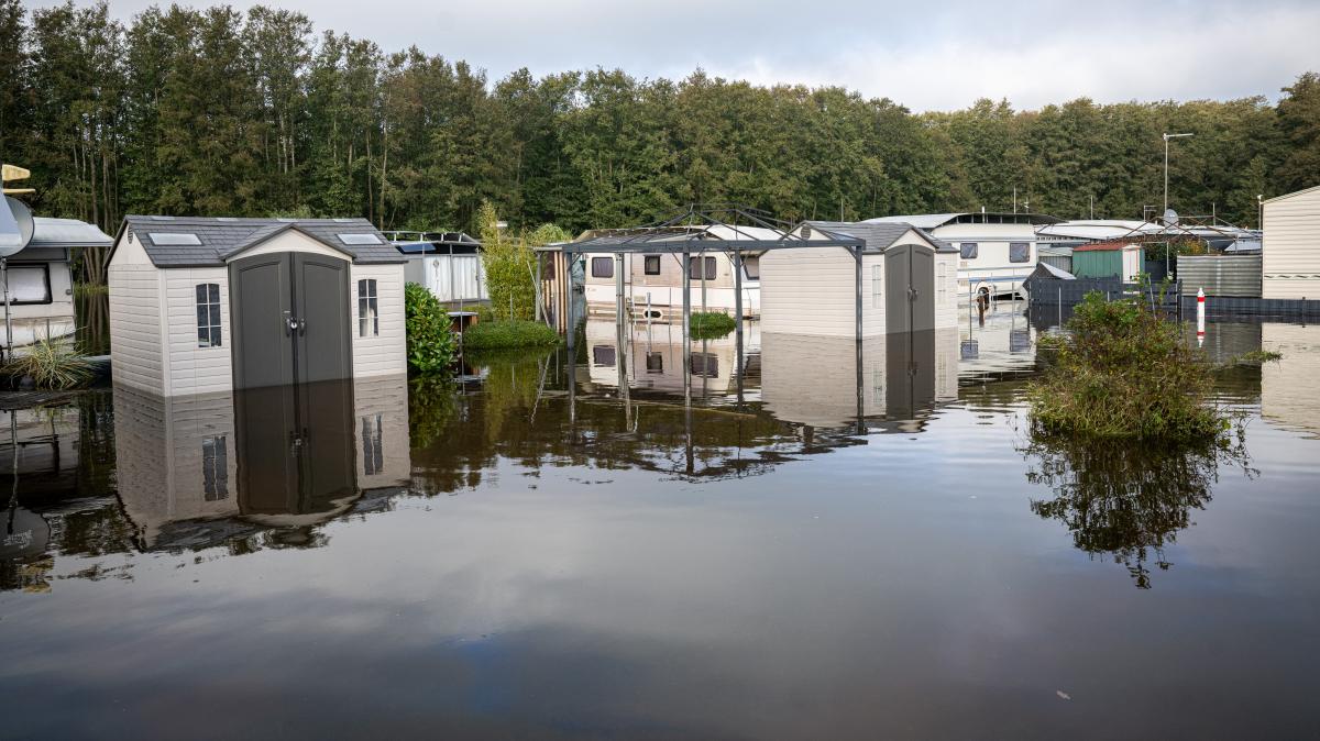 Sturmflut: Viel Mll muss entsorgt werden  wer soll das zahlen?