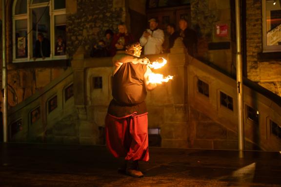 Fabelhaftes Melle 2023: Laternenumzug Und Pyroshow In Bildern | NOZ