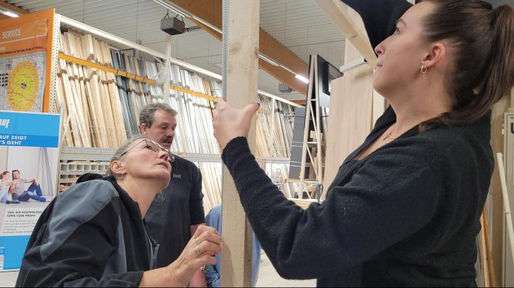 Frauen lernen im ObiMarkt Parchim HeimwerkerSkills SVZ