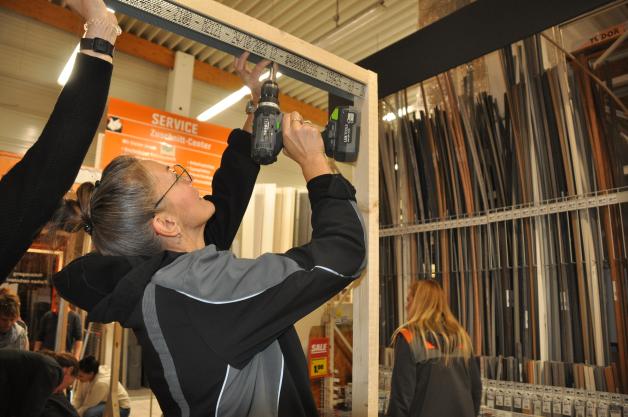 Frauen lernen im ObiMarkt Parchim HeimwerkerSkills SVZ