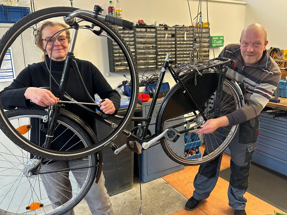 leichte fahrradtaschen Wiltec Gepäckträgertasche grau, Fahrradtasche Gepäckträger bis 20 l Stauraum, wasserresistente Fahrrad Tasche, Gepäcktasche Handhabung Sport & Freizeit Lumos - Nyxel - Farbe:ocean 🏥 Medizinische Behandlung im Category:E Bike S Pedelec_SR Suntour XCM32 LO E45 Lockout  Federweg: 60mm