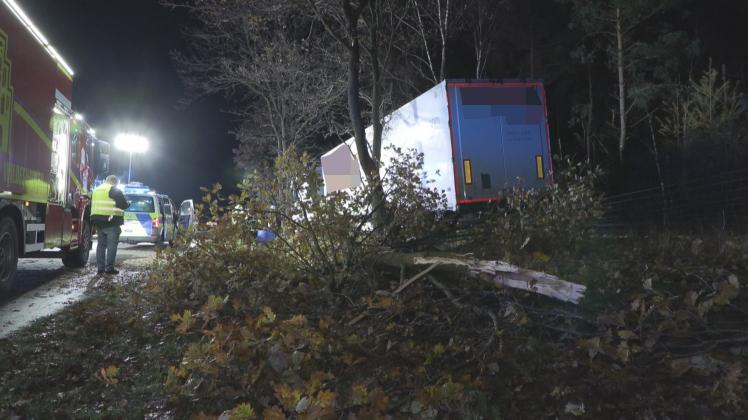 Vier Verletzte Und 100.000 Euro Schaden Nach Unfall Mit Sattelzug | DKO