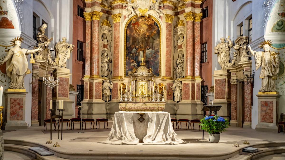 Sex In Kirche Bistum Prüft Ob Altar Neu Gesegnet Werden Muss Shz 9775