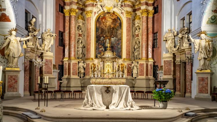 Sex In Kirche Bistum Prüft Ob Altar Neu Gesegnet Werden Muss Noz 9192