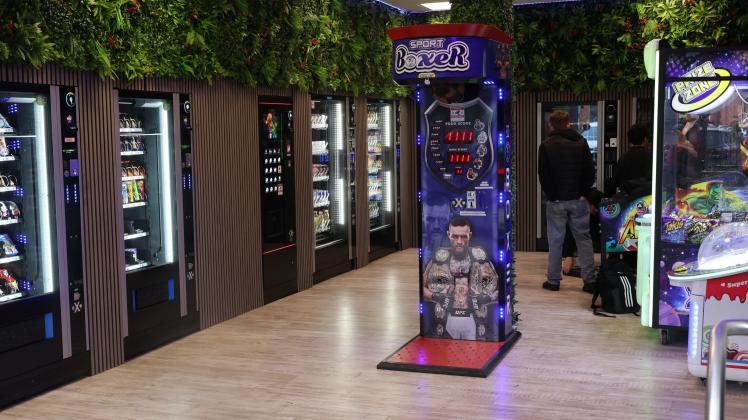 automat vape in der nähe Automat für E-Zigaretten und Energydrinks steht plötzlich in Tettnang main image 0