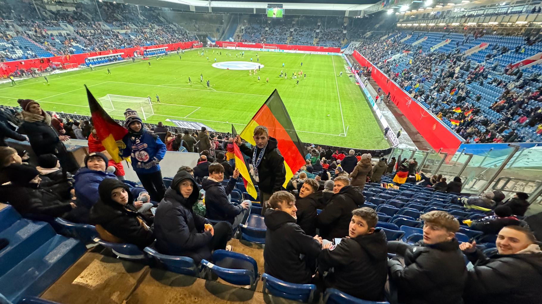 Gadebuscher Nachwuchskicker erleben ausverkauftes Ostseestadion