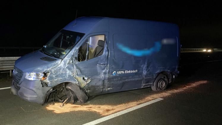 Schwerer Unfall Auf A1 Bei Bad Oldesloe: Geisterfahrer Rammt Pkw | SHZ