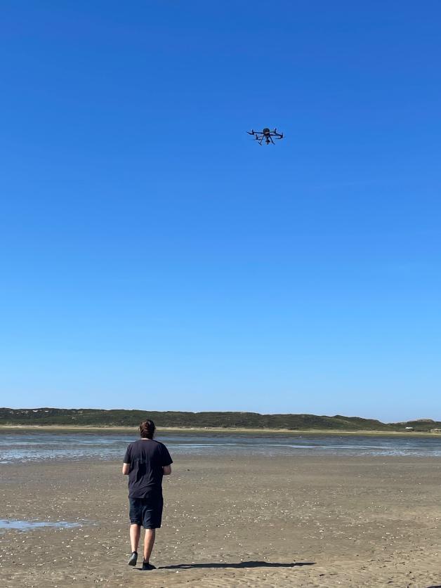 Drohne soll Schwimmer vor dem Ertrinken retten - WELT