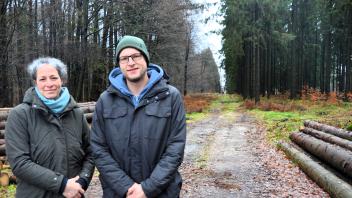 Bonnie Bogner, Geschäftsführerin vom Naturpark Aukrug, und Jan-Marcus Carstens vom Naturschutzring Aukrug sehen noch viel Potential im einzigen Naturpark des Kreises Steinburg.