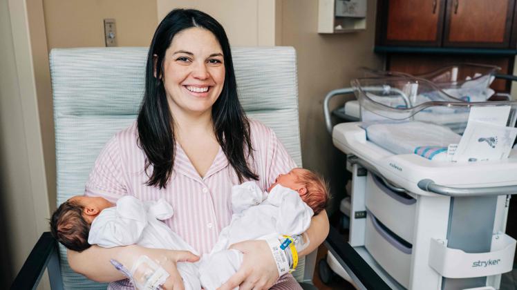 Die 32-jährige Kelsey Hatcher brachte mit Roxi Layla (.) and Rebel Laken (r.) Zwillinge aus zwei Gebärmüttern zur Welt.