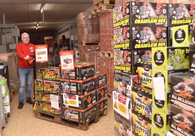 Silvester 2023 Büdelsdorf Ein Kunde hat für 380 Euro vorbestellt