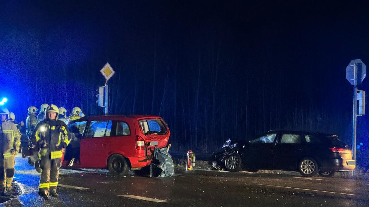 Bei Grevesmühlen: Unfall Fordert Vier Verletzte Auf Der B105 | SVZ