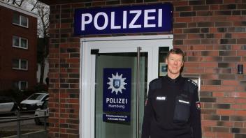 Polizist Carsten Westermann geht nach 43 Jahren in den Ruhestand.