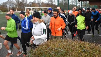 Mit guter Stimmung machten sich 330 Läuferinnen und Läufer, Nordic Walking Fans und Wanderer auf die Strecke.