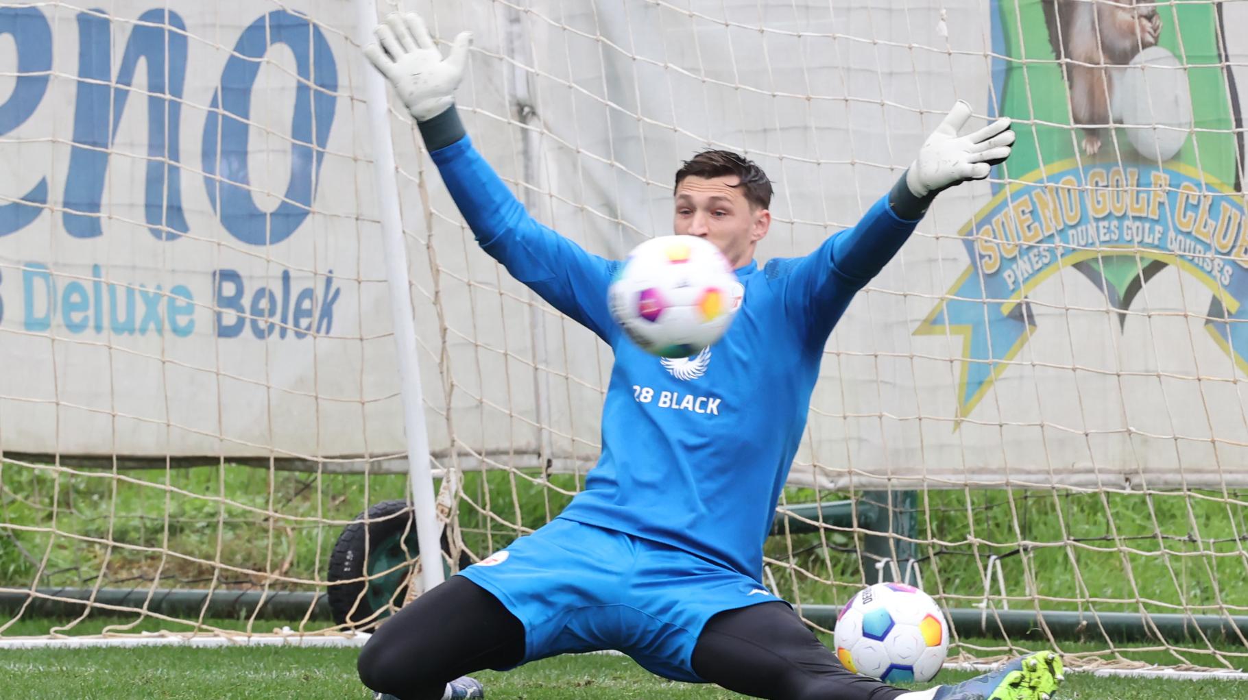 Nils Körber ist für eine Woche die Nummer eins von Hansa Rostock