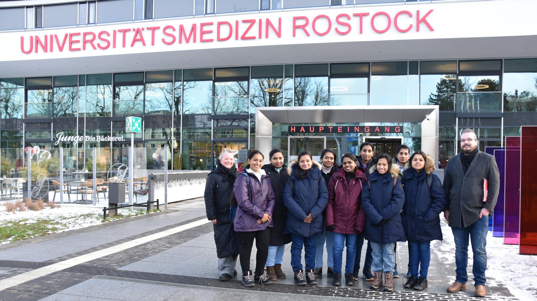 Unimedizin Rostock wirbt 15 indische Pflegekräfte an