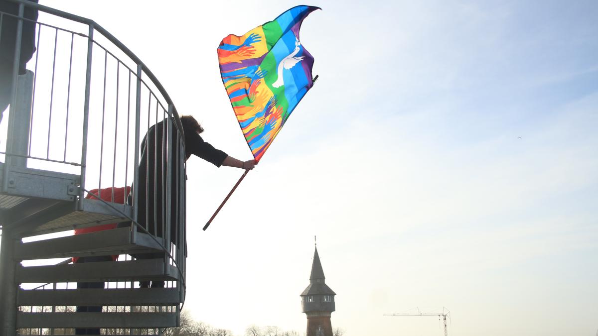 5000 Menschen bei Demonstration gegen Rechtsextremismus in Husum SHZ