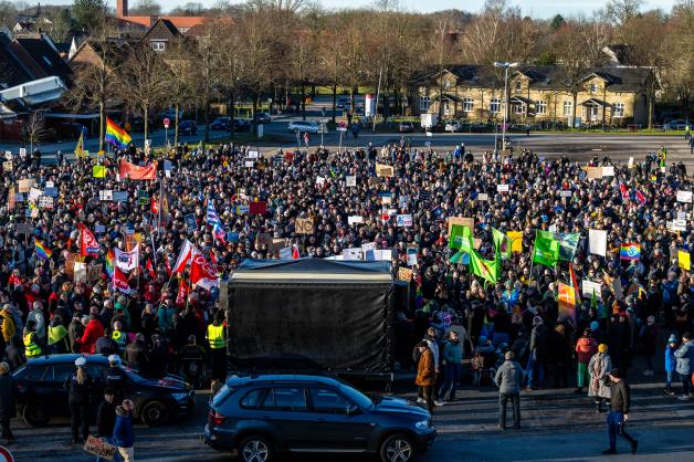 3500 Schleswiger Demonstrieren Gegen Rechtsextremismus | SHZ