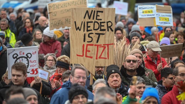 Demos Gegen Rechtsextremismus: Aber Wie Rechts Sind Die Rechten? | NOZ