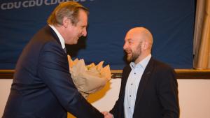 Neujahrsempfang der Kreis-CDUKreisvorsitzender Chistian von Boetticher (links) gratuliert dem neu gewählten Bürgermeister von Tornesch, Christopher RadonPinneberg, Cap Polonio, 8.2.2024
