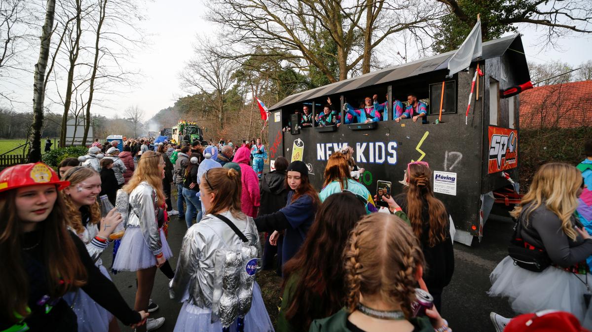  Bawinkel: 15.000 Zuschauer beim Karnevalsumzug 2024 Motiv 