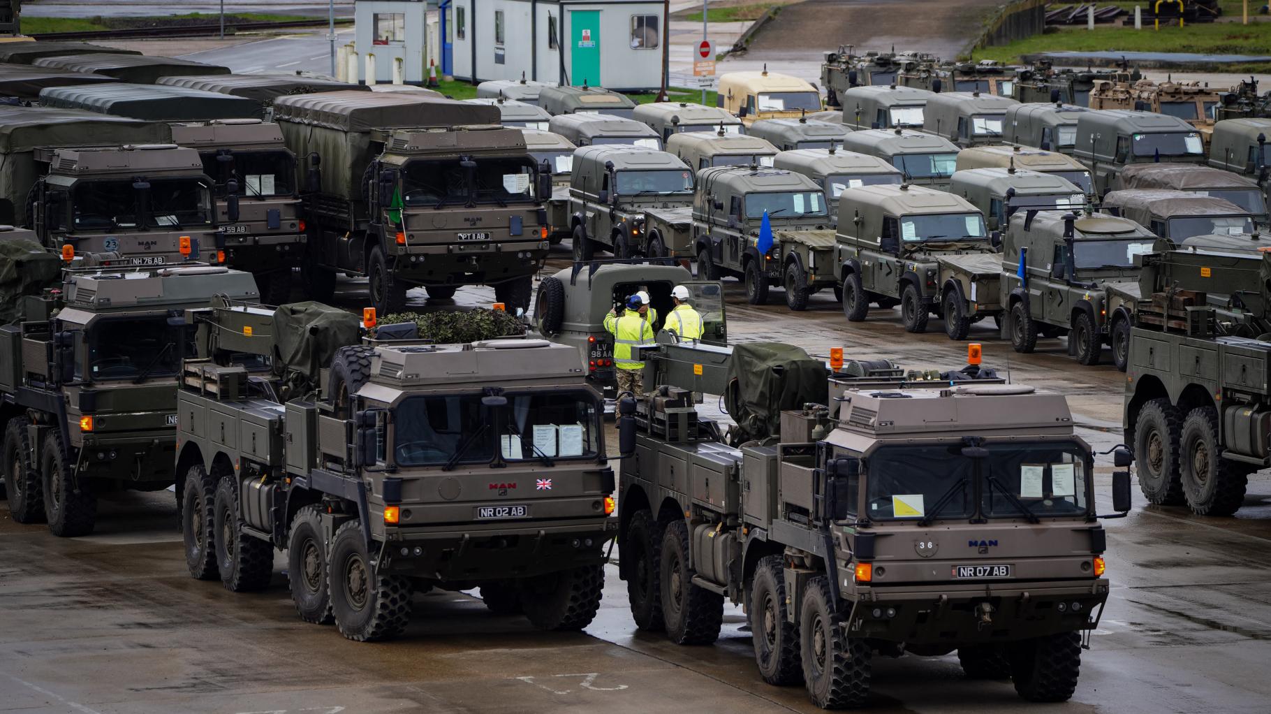 Britische Streitkräfte fahren für Nato-Übung durch Norddeutschland