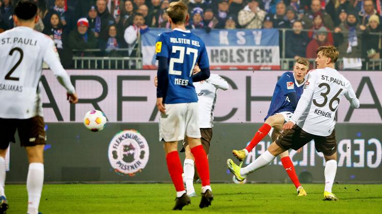 Alexander Bernhardsson von Holstein Kiel hakt ToDoListe ab