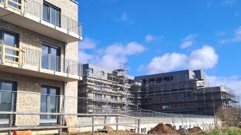 Im Wohnquartier Kampnagel auf dem Gelände einer ehemaligen Farbenfabrik in Bad Oldesloe entstehen derzeit neue Wohnungen. 