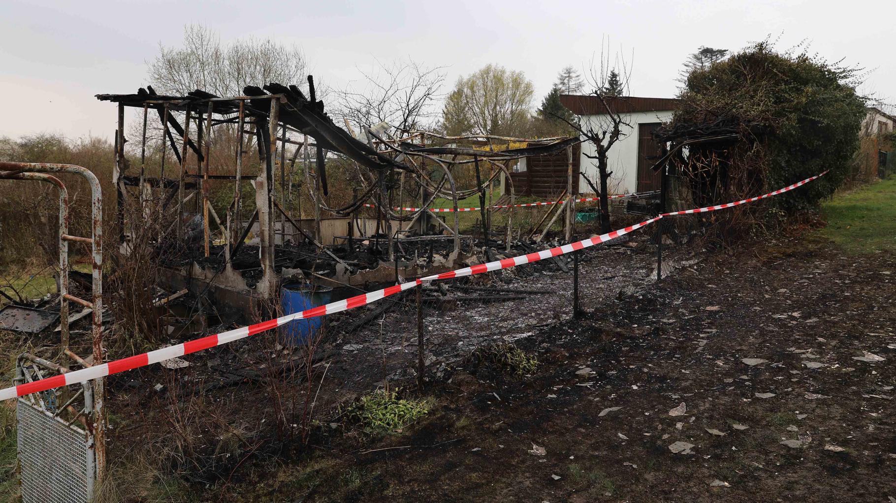 Feuer in Rostocker Kleingartenanlage „Uns Hüsing“ ausgebrochen