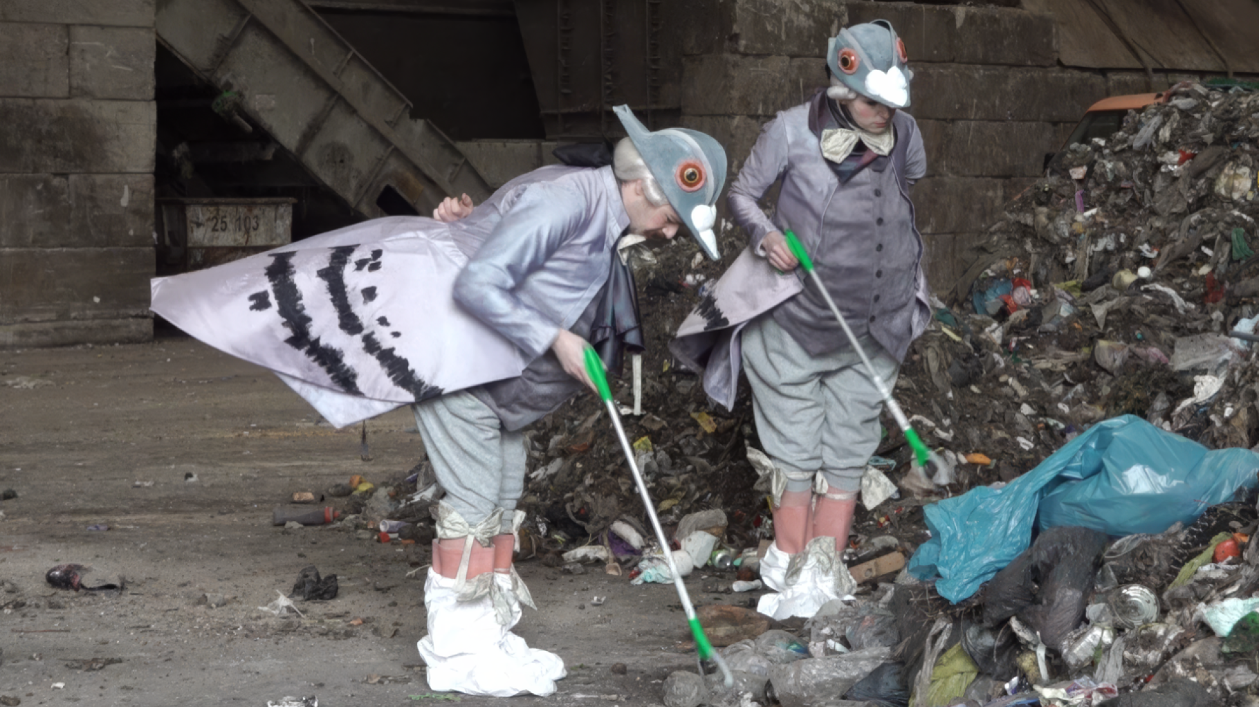 Mülltrennen mit Aschenputtel in Schwerin: Staatstheater will Nachhaltigkeit eine Bühne geben