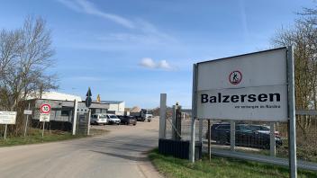 Am Mühlenweg 1 in Harrislee ist der Sitz des Unternehmens Balzersen; die gewünschten Erweiterungsflächen befinden sich im Hinterland in Richtung dänischer Grenze.